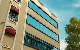 Homey Airport Hotel